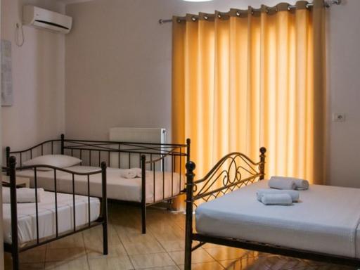Vironas Hotel Himare Buitenkant foto