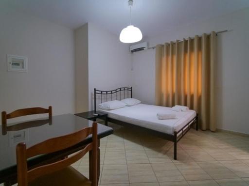 Vironas Hotel Himare Buitenkant foto